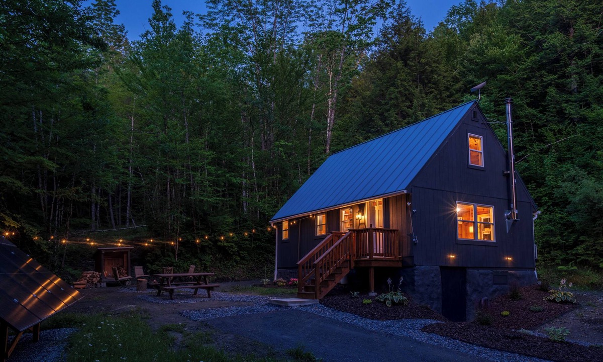 Brookfield Cabin | Brookside Cabin - Your Peaceful VT Off-Grid Escape