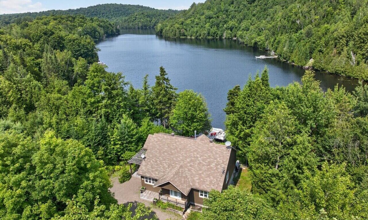 Wentworth-Nord House | Chalet Flora | HotTub | Lake | Kayaks & Paddle SUP