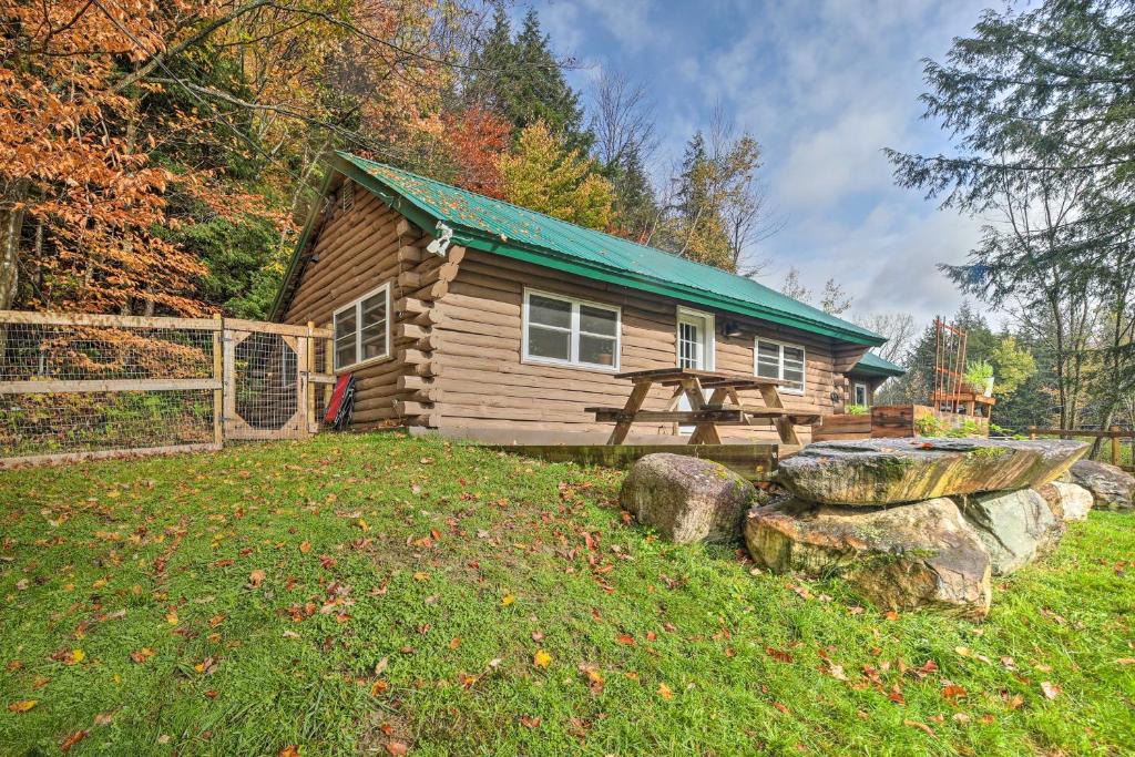 Jeffersonville House | Cambridge Cabin < 2 Mi to Smugglers' Notch!