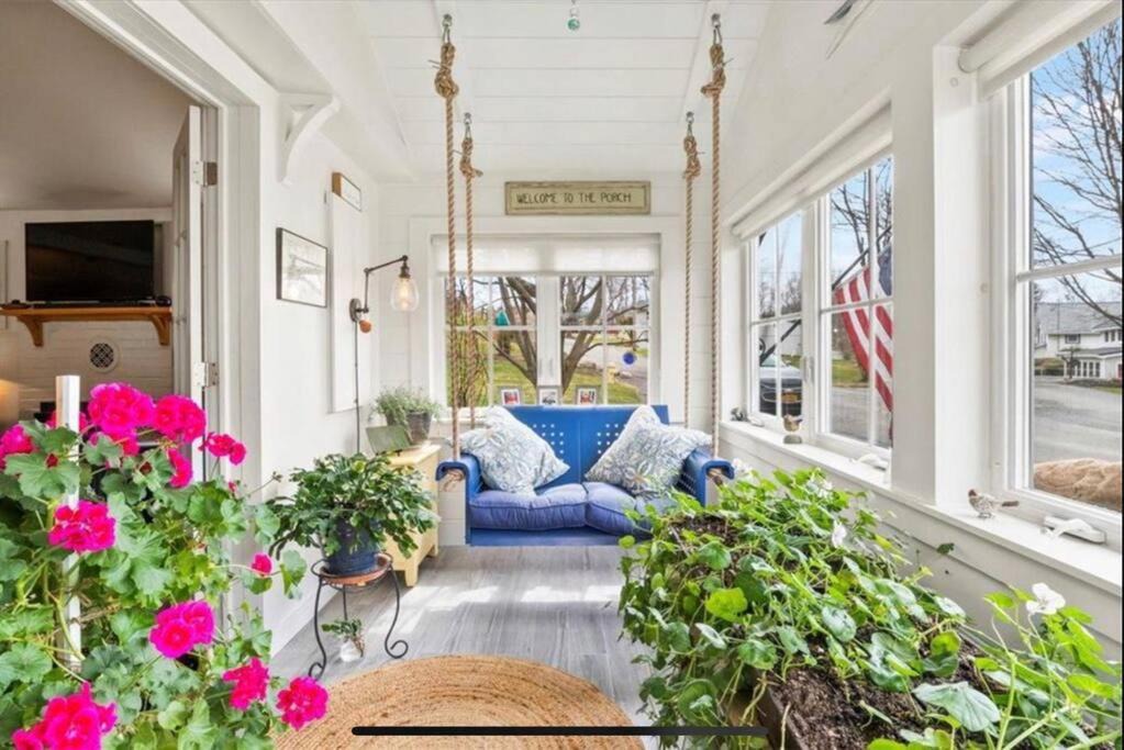 Canandaigua Villa | Canadaigua Lakeview retreat: Beach, Wineries, CMAC