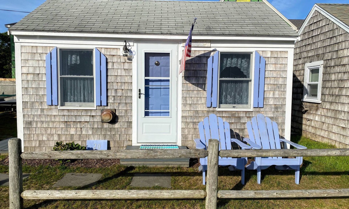West Yarmouth Cottage | Cape Escape Cottage
