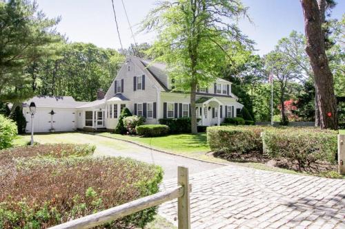 Northwest Harwich House | Cape Harbor Retreat