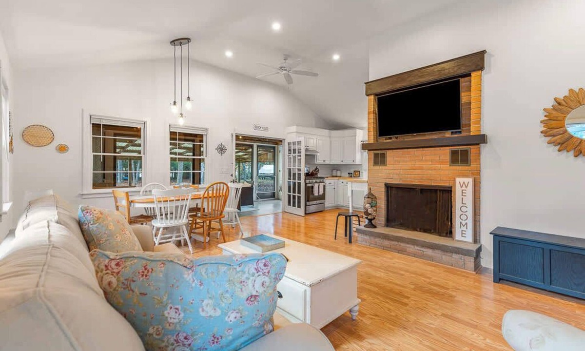 Mashpee House | Cappawack Cottage | Firepit & Private Beach Nearby