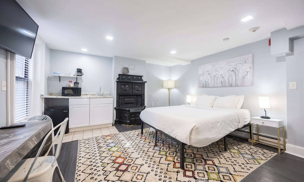 Bay Village Apartment | Centrally located Stay In Boston's Bay
