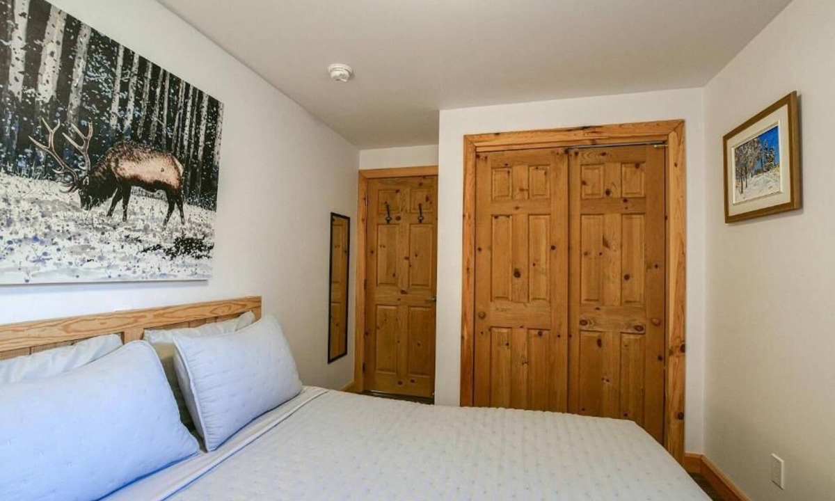 Wentworth-Nord Cottage | Chalet L'Hirondelle/Blissful Bay Cozy lakeside cottage lake access private beach