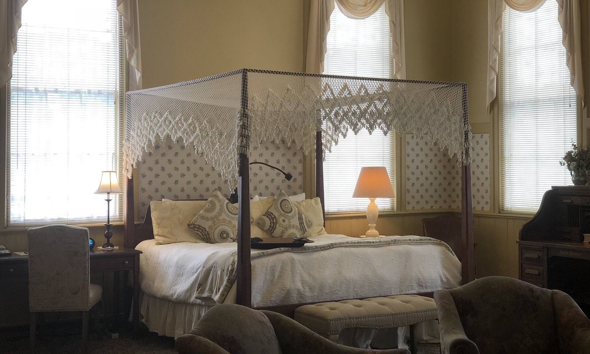Lee Bed & Breakfast | Chambery Inn