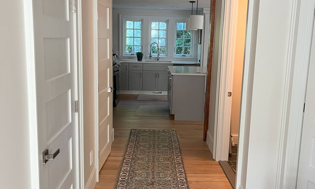 Dartmouth House | Charm & Peace in Lovely Padanaram House on Elm Street!