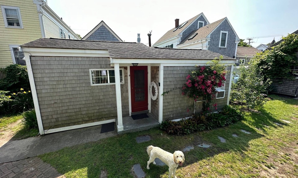 Provincetown Cottage | Charming 1-Bedroom/bathroom Cottage, Center of Town, parking and outdoor space