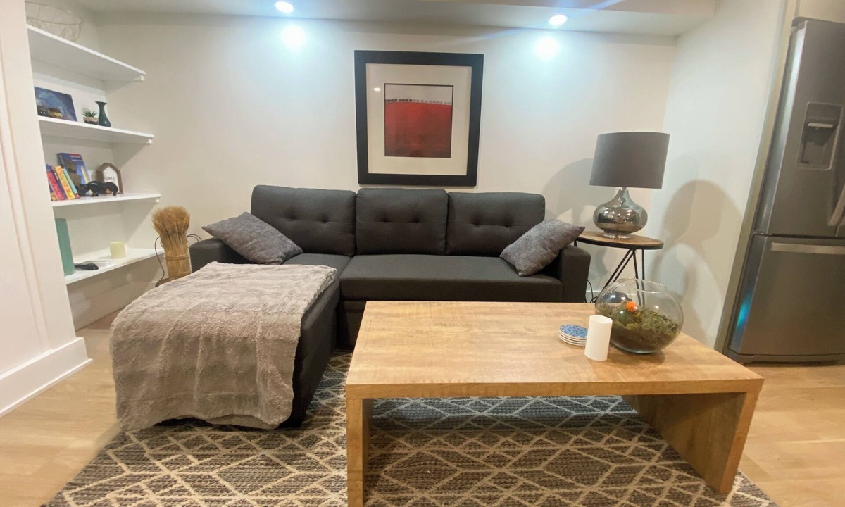 Near Northeast Apartment | Charming 2-bedroom apartment with AC, WiFi in brilliant Washington