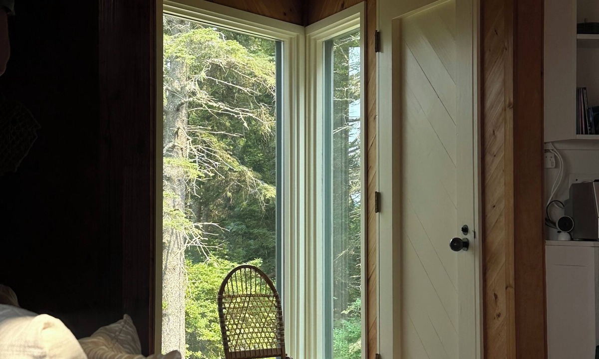 Spruce Head Cottage | Charming 2-bedroom cottage on the ocean with private beach