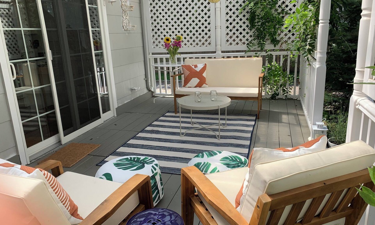 Greenport West House | Charming 2-bedroom house in Greenport. Walk to a vineyard and 67 Steps Beach