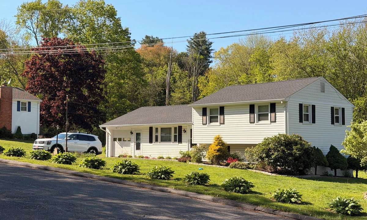 Wolcott House | Charming 2-bedroom house with AC in Wolcott perfect for relaxing