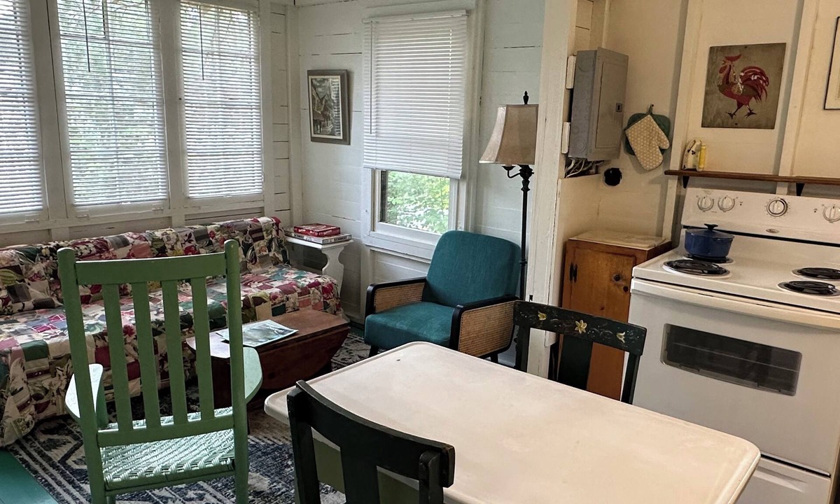 Schroon Lake Cottage | Charming 2 BR cottage in Schroon Lake; strong WiFi. pet friendly, beach
