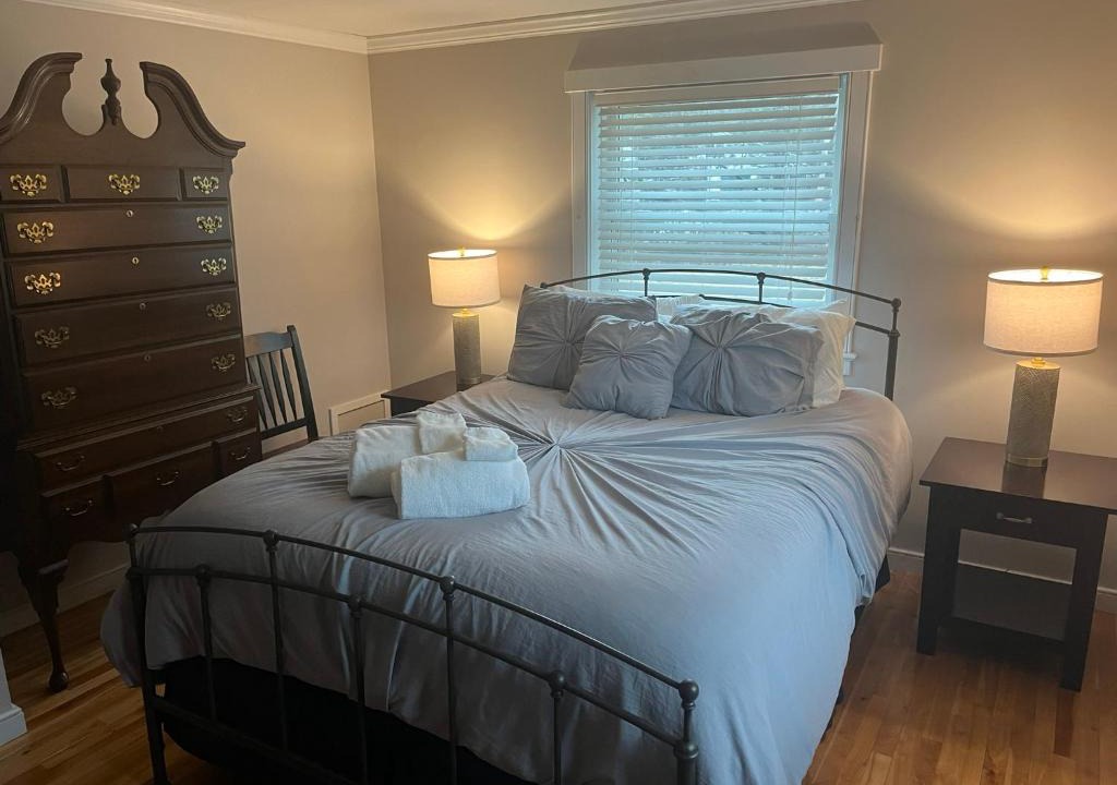 Eastern Vermont House | Charming 2BR Home with Ultra-Fast Fiber Near Stowe