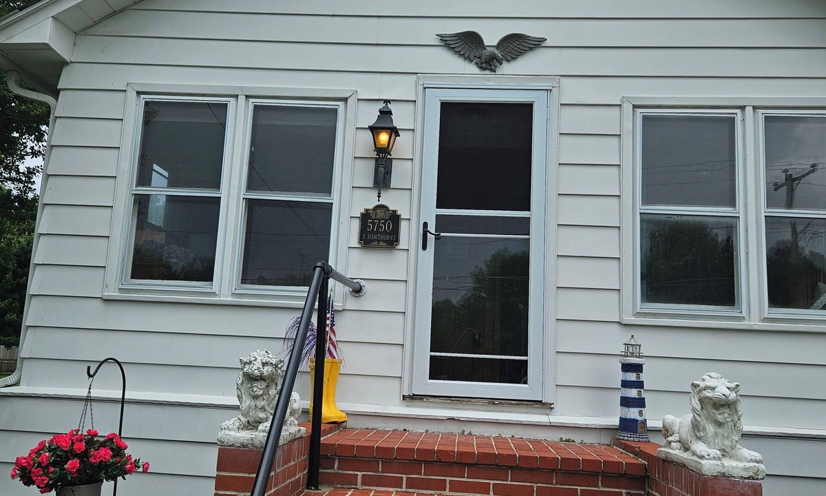 Rock Hall House | Charming 3 bed/2 bath house in Rock Hall with a 3-min walk to restaurants/town.