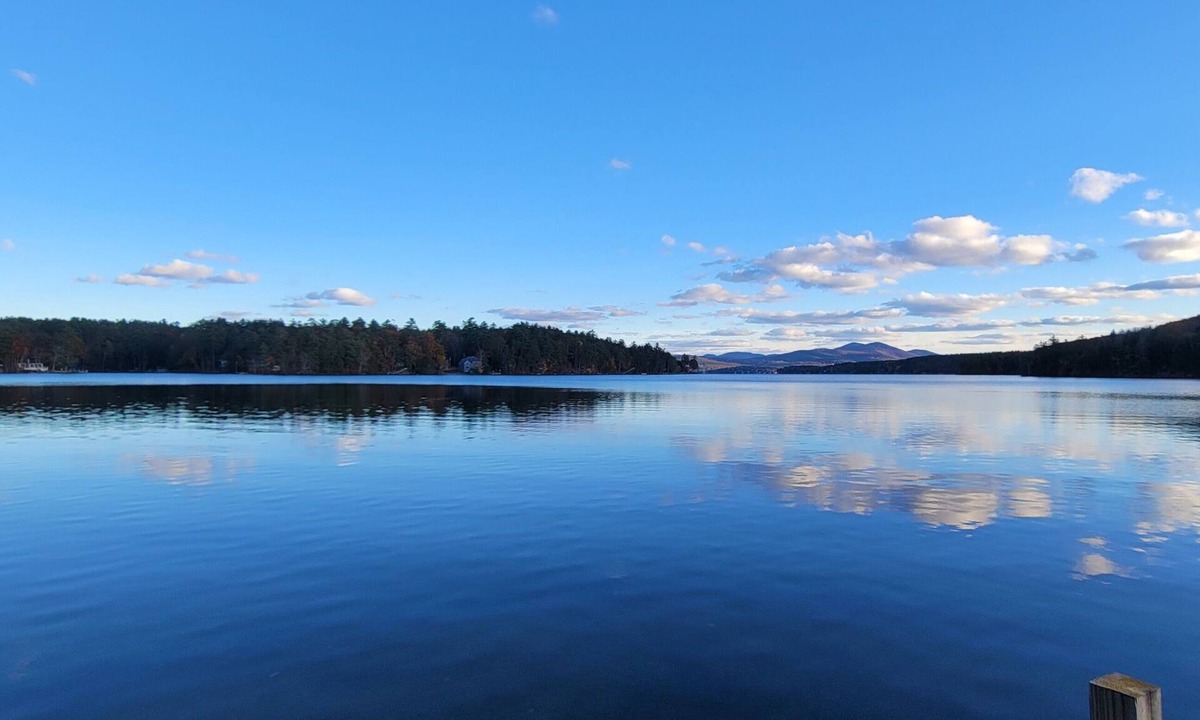 Meredith Cottage | Charming 3-bedroom cottage in Meredith NH on the shores of Lake Winnipesaukee