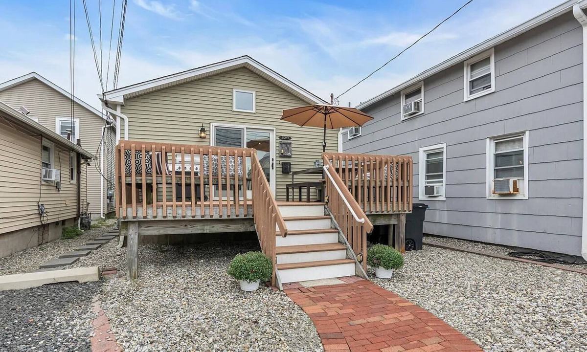 Manasquan House | Charming 3-bedroom house 3 blocks from Manasquan beach