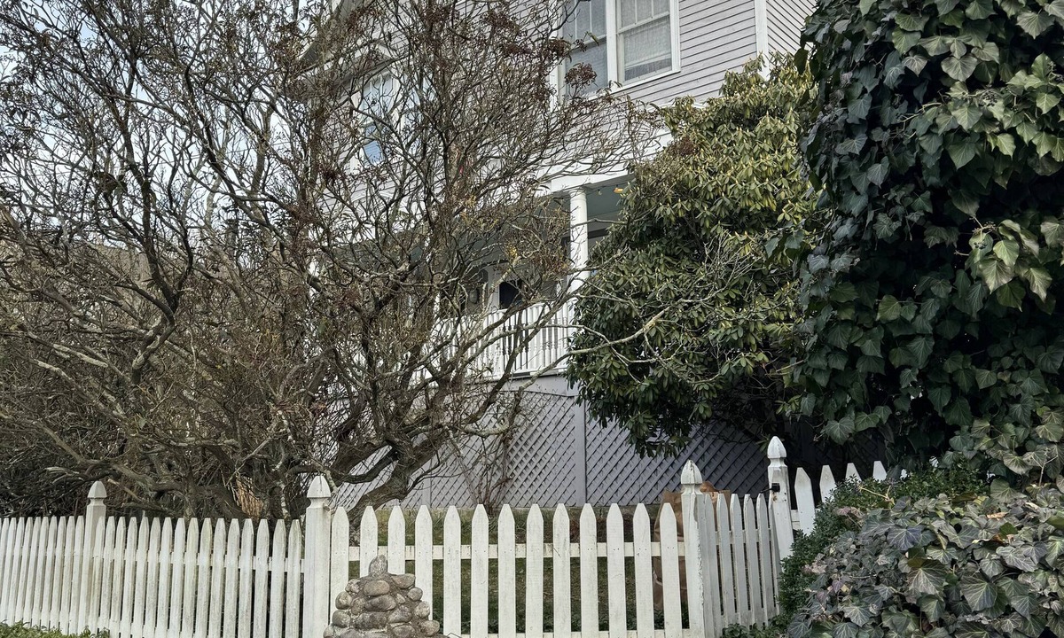 Rowayton House | Charming 3-bedroom house on Bell Island in Rowayton, CT