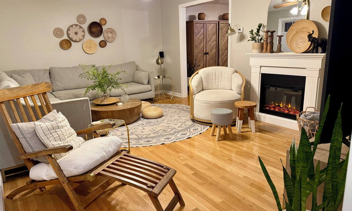 Charlestown House | Charming 3-bedroom house in delightful Charlestown with AC sleeps 8 beach pass