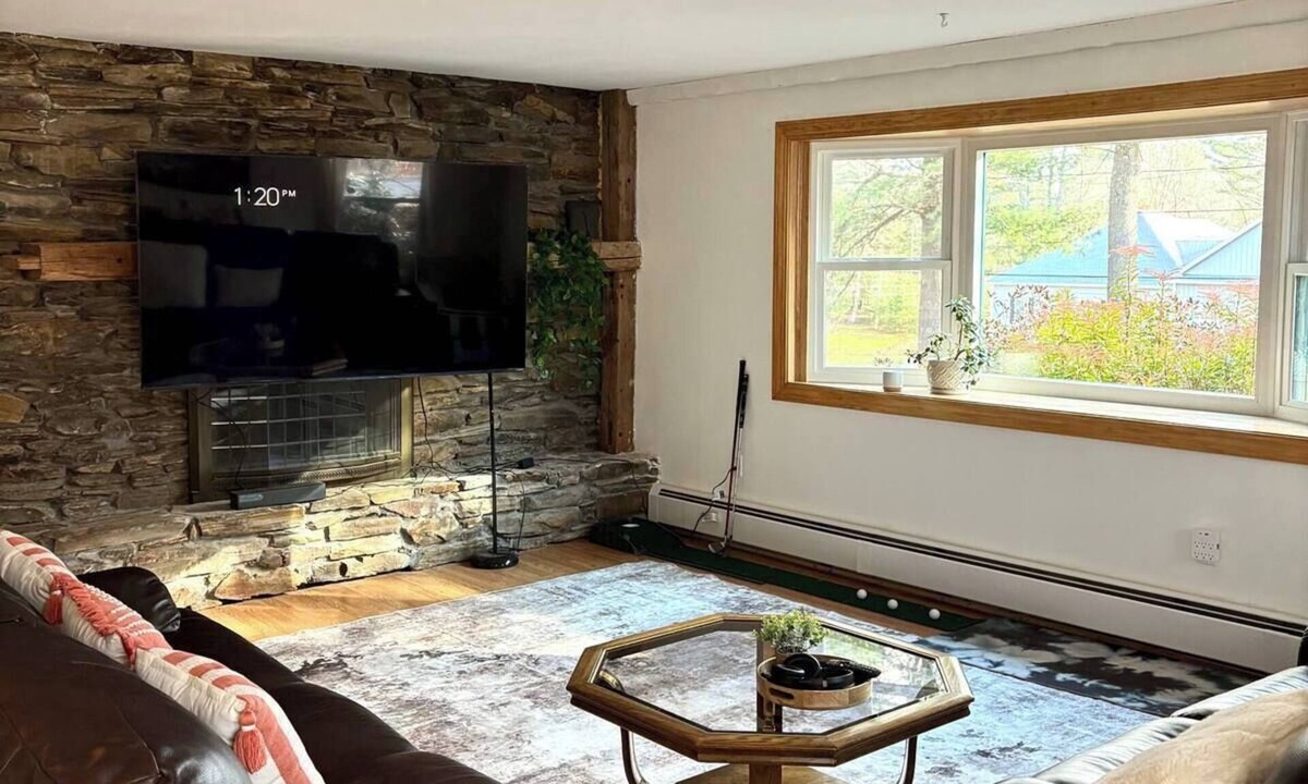 Manchester House | Charming 3-bedroom house in Londonderry for your getaway