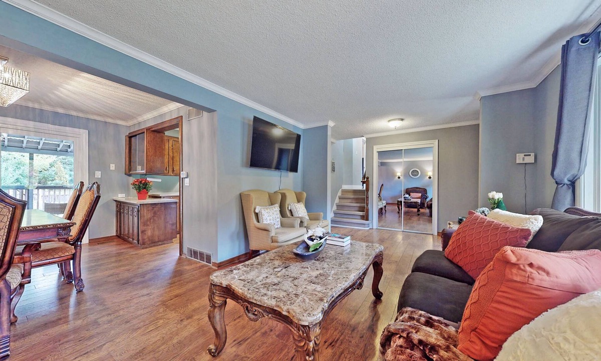 Township of Woolwich House | Charming 4 Bed House on an Acre property (Open for Event rentals)