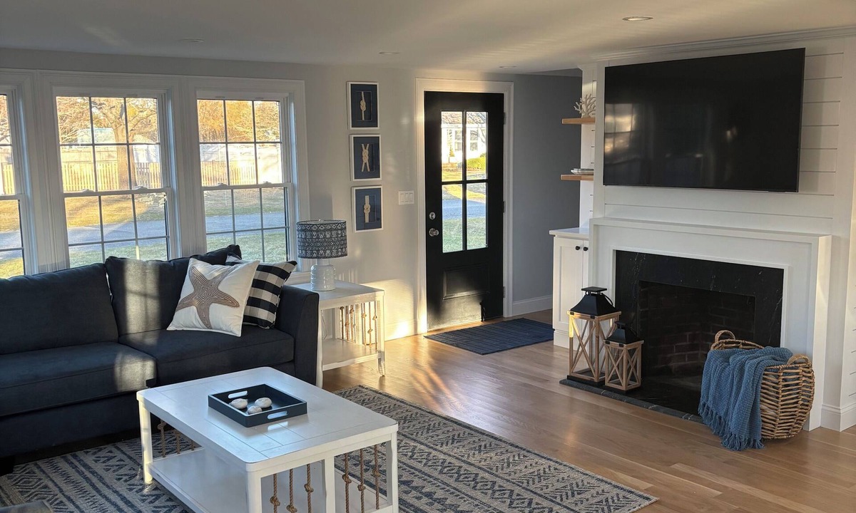 West Yarmouth House | Charming 4-bedroom house w/AC, Walk to the Beach in wonderful West Yarmouth