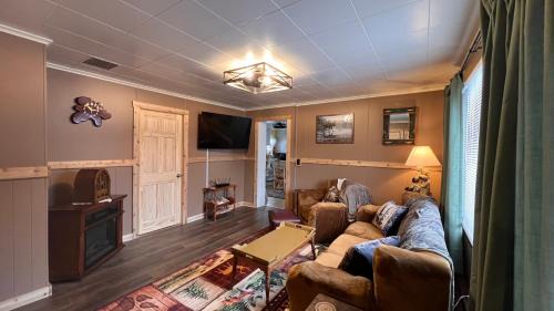Jackman House | Charming 5-bedroom house in Jackman, Moose River Maine