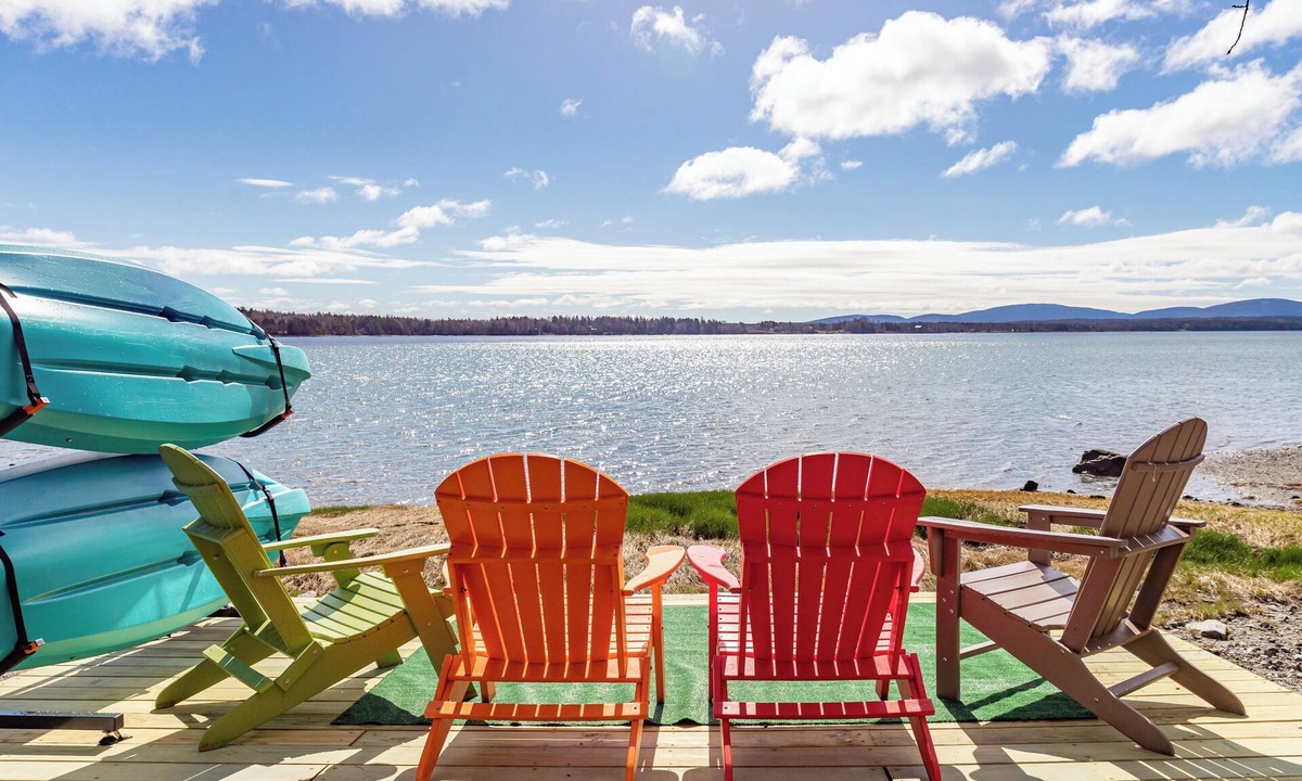 Trenton House | Charming Acadia beachfront cottage, close to Acadia National Park & Bar Harbor.
