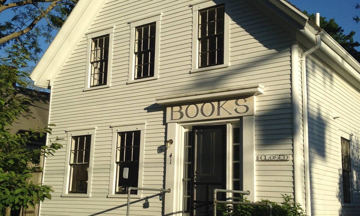 Wellfleet House | Charming Antique in Wellfleet Center- walk to shops, beach!