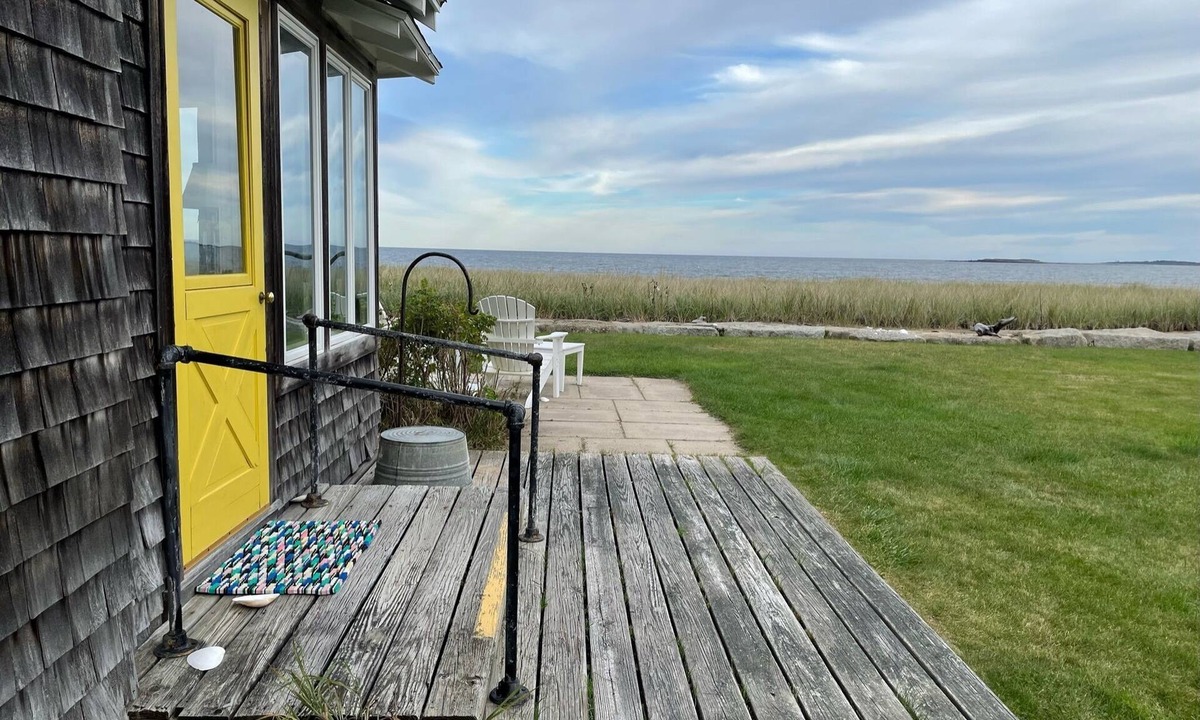 Ocean Park House | Charming beachfront cottage--private beach access and ocean views