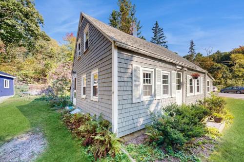 Bayville House | Charming Boothbay Harbor cottage with partial AC, full kitchen, and sun room