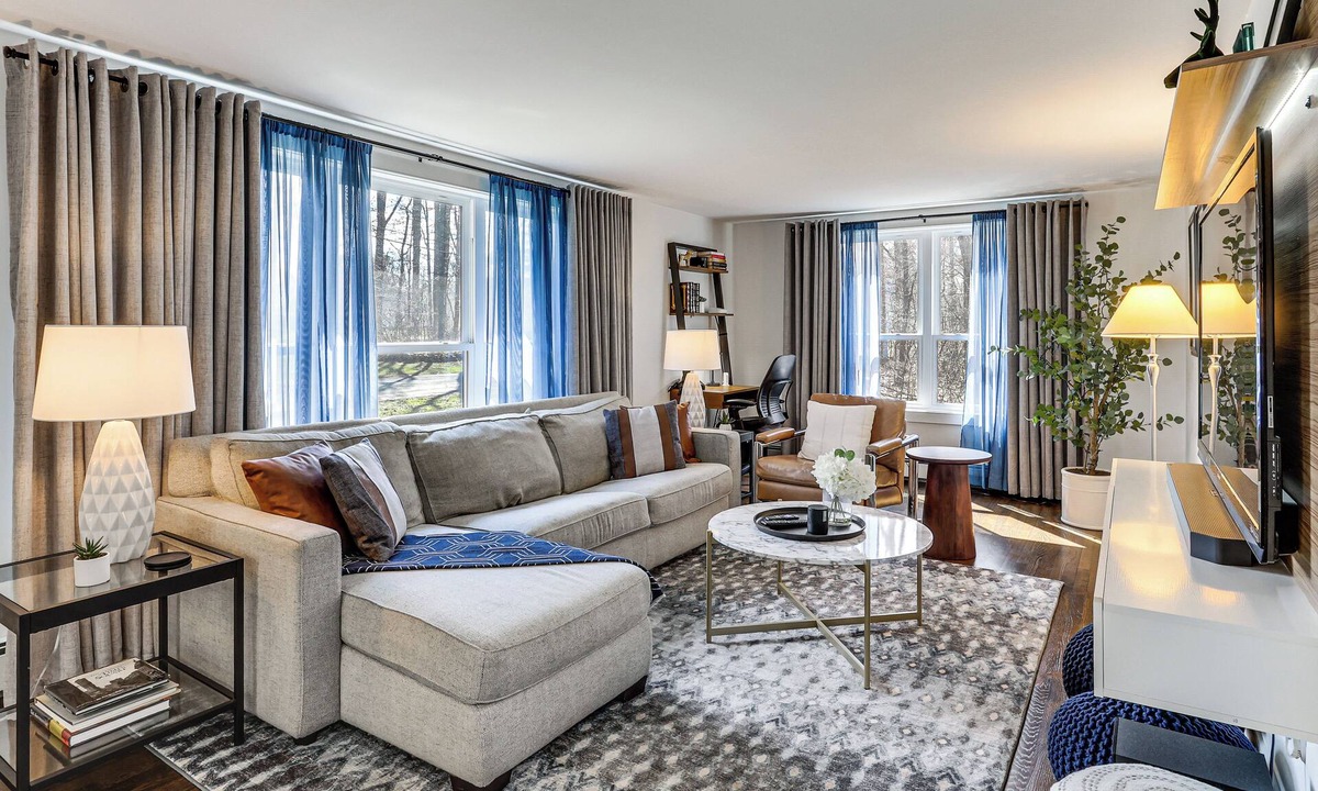 Middlefield House | Charming Connecticut Hideaway: Year-Round Fun!