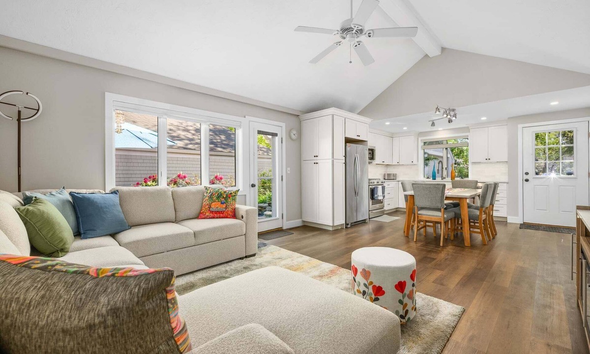 Mews Village House | Charming cottage in New Seabury