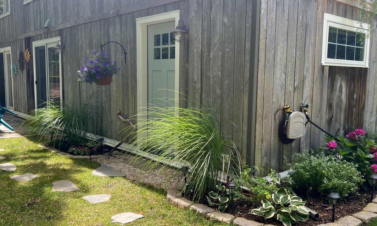 Truro Apartment | Charming Guest House in Truro