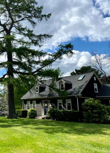 Voluntown House | Charming Guest House Stay in a Private Ensuite in Voluntown, Connecticut