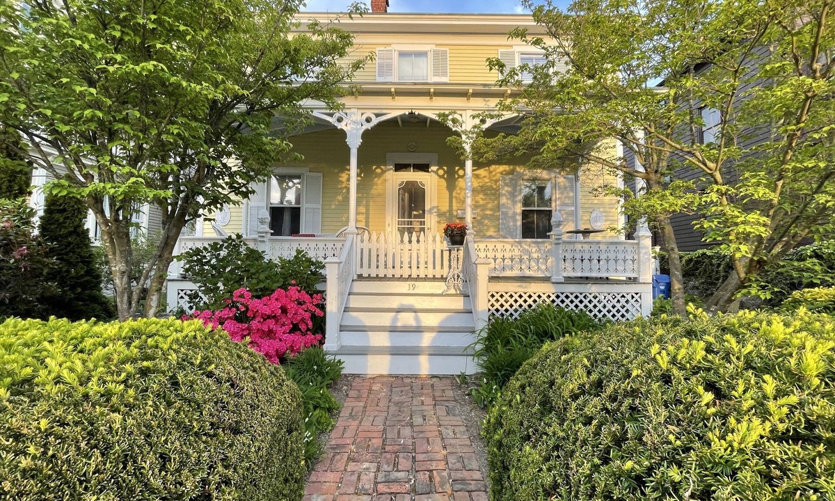 Top of the Hill House | Charming, immaculate, single family home in Newport Historic District