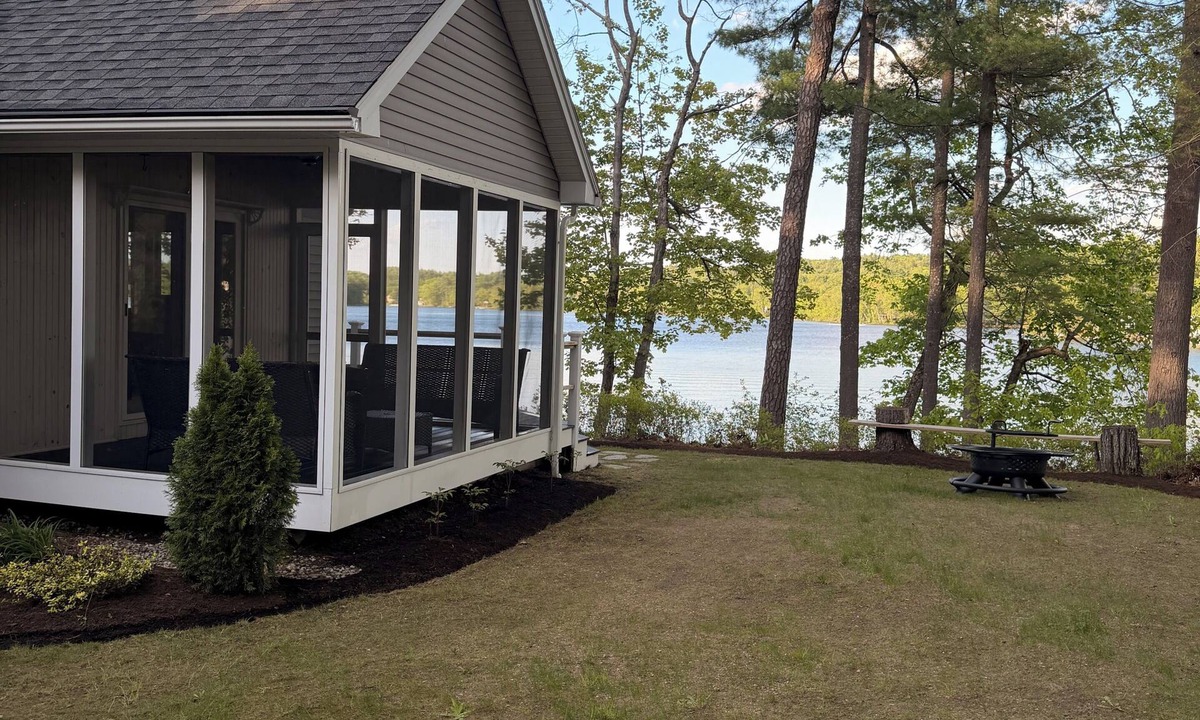Lochmere House | Charming Lakehouse in Peaceful Tilton on Silverlake!
