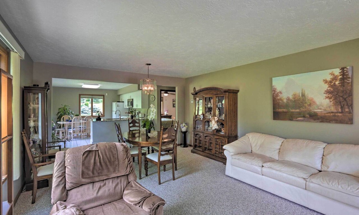Lewiston Apartment | Charming Lewiston Apt: 10 Miles to Niagara Falls!