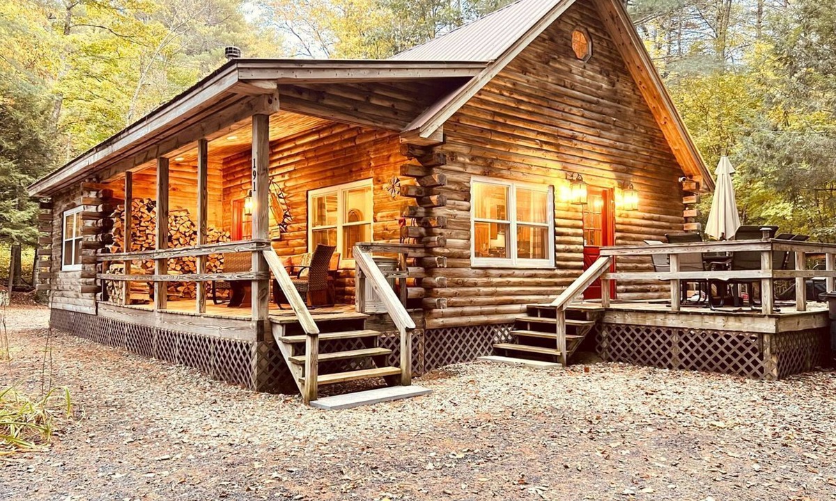 North Creek House | Charming Log Cabin with Hot Tub and Fireplace Minutes from Gore Ski Resort in New York