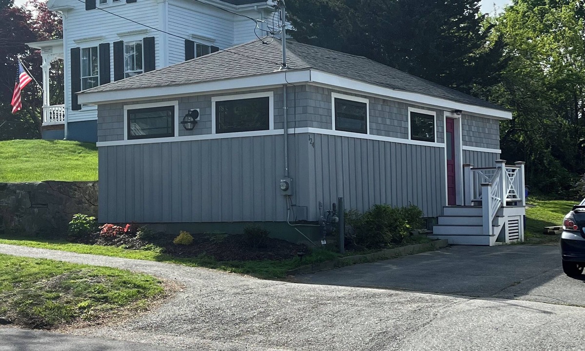 Bristol House | Charming newly renovated and furnished 1-bedroom house in Historic Bristol, RI