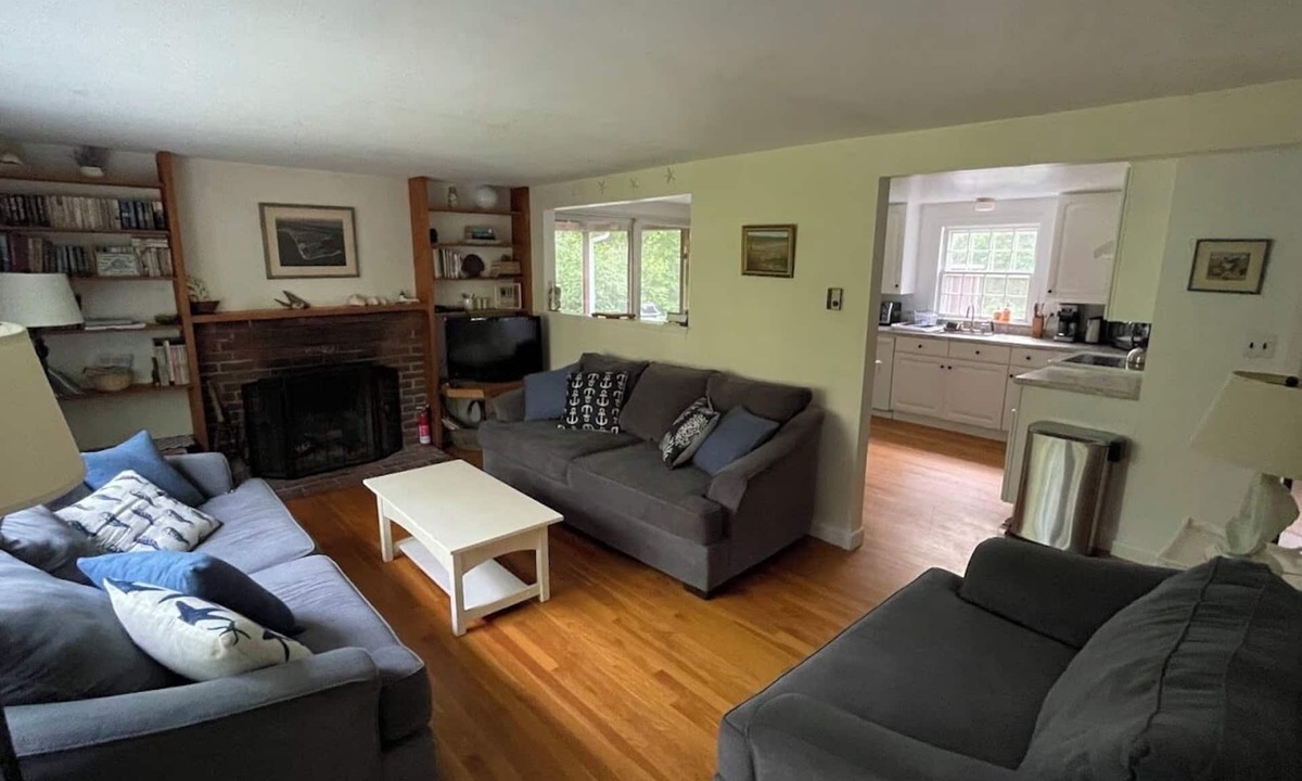 Edgartown Cottage | Charming Pet-Friendly 4B Chappy Cottage
