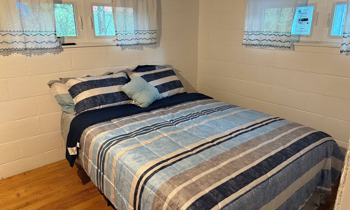 Laconia Cottage | Charming private cottage in Sanbornton with beach access to Lake Winnisquam.