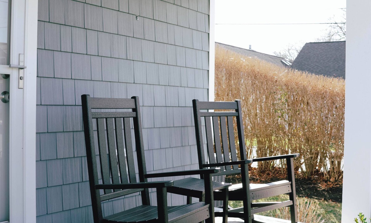 Eastward Look Cottage | Charming Scarborough Beach, Narragansett 3-bedroom home getaway