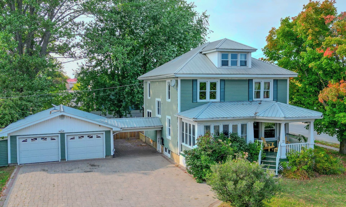 Little Current House | Charming & Spacious 5BR Home w/SwimSpa in Little Current on Manitoulin Island