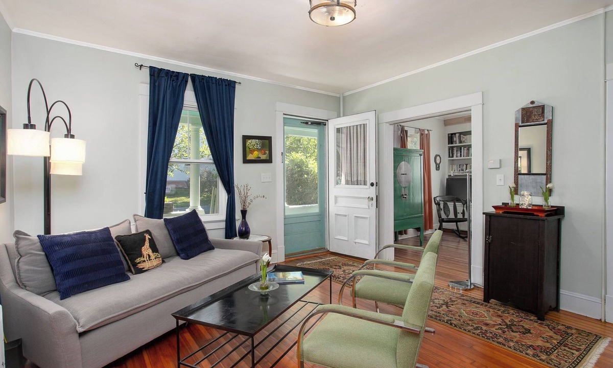 Housatonic House | Charming Summer Cottage ~ Dog Friendly
