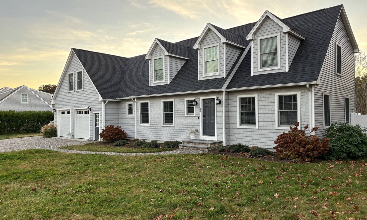 West Chatham House | Charming two year old 3Bd Rm 4 bath home .6mi to Ridgevale Beach