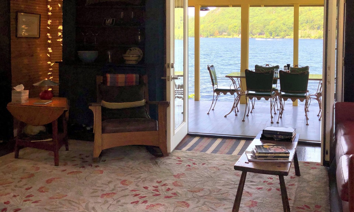 Wells House | Charming Waterfront 4-bedroom cabin