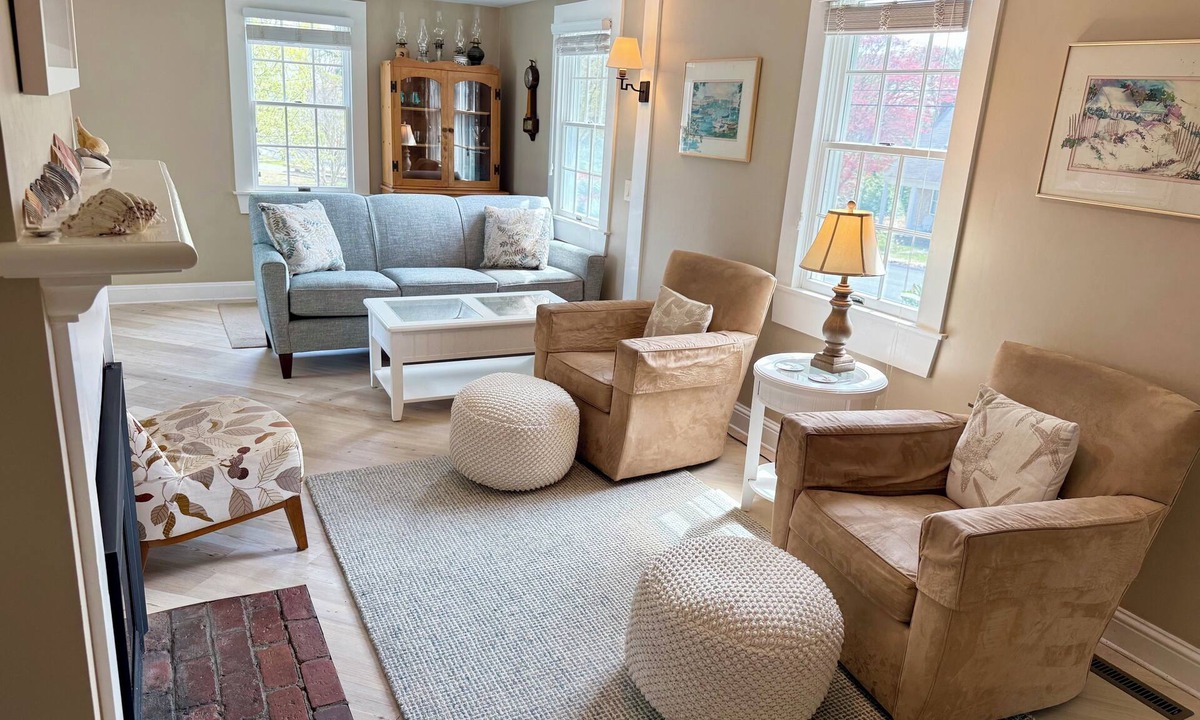 West Chatham House | Chatham Break! 3 BR, A/C, Outdoor Shower + Deck, Near Beaches, Large Quiet Yard