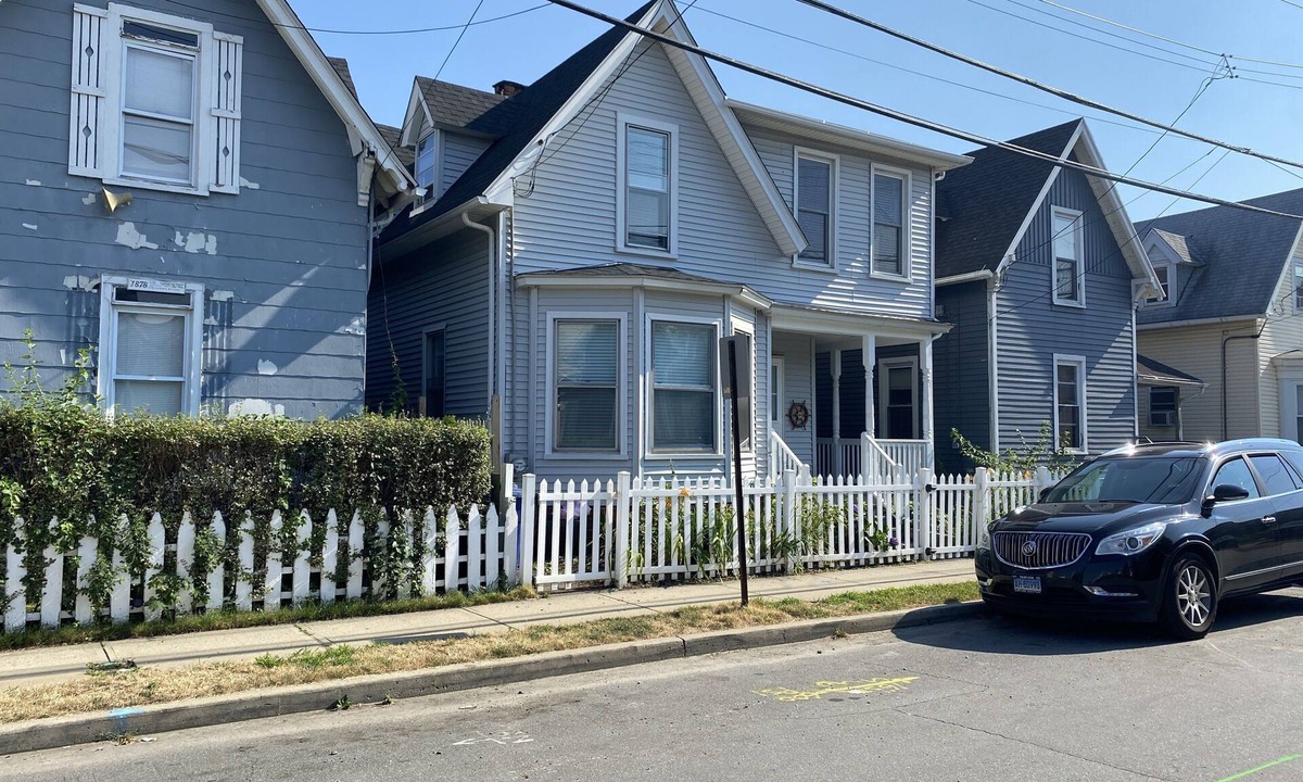 Bridgeport House | Cheerful 5 bed Residential house.
