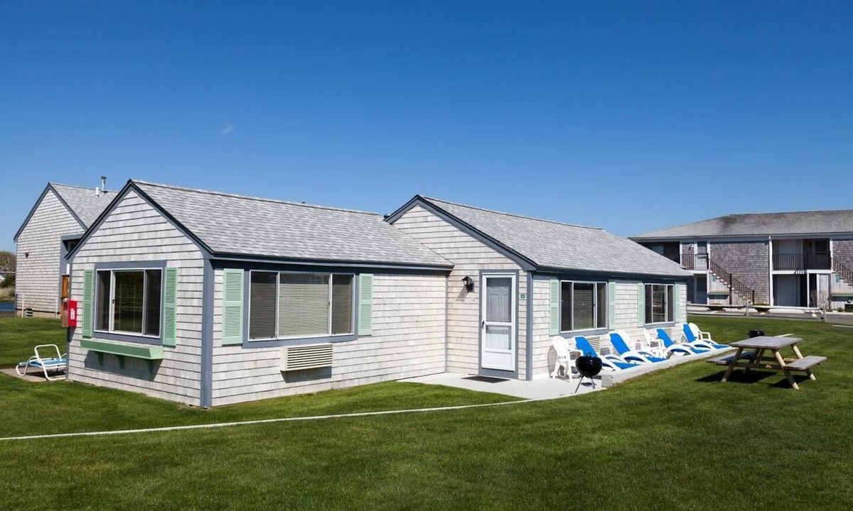 West Yarmouth Hotel | Cherish Simple Pleasures in a House by the Beach with Garden Views
